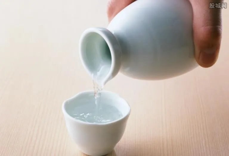 泰州张爱华彻底火 书记下跪磕三个响头自认求群众原谅