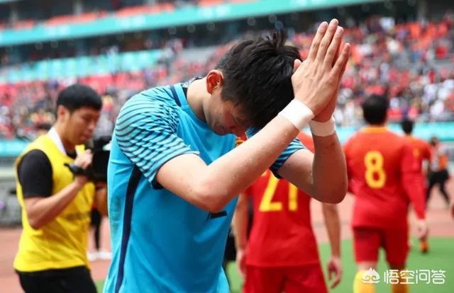 李毅微博发怒后，再发文“没有国家荣誉感就不配代表国家队出战”，你怎么看？