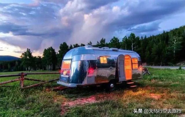 我是一家旅行社，想发展房车出游项目，可以和哪家房车公司合作？