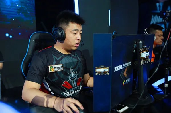 超新星第四日综述筱惠三连胜 18无力回天