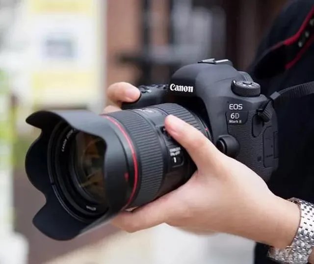 摄影学习班一般多少钱