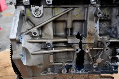 汽车爆缸是什么意思 汽车爆缸怎么办