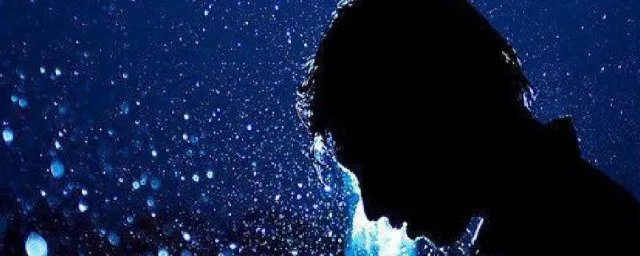 头涔涔的意思是什么