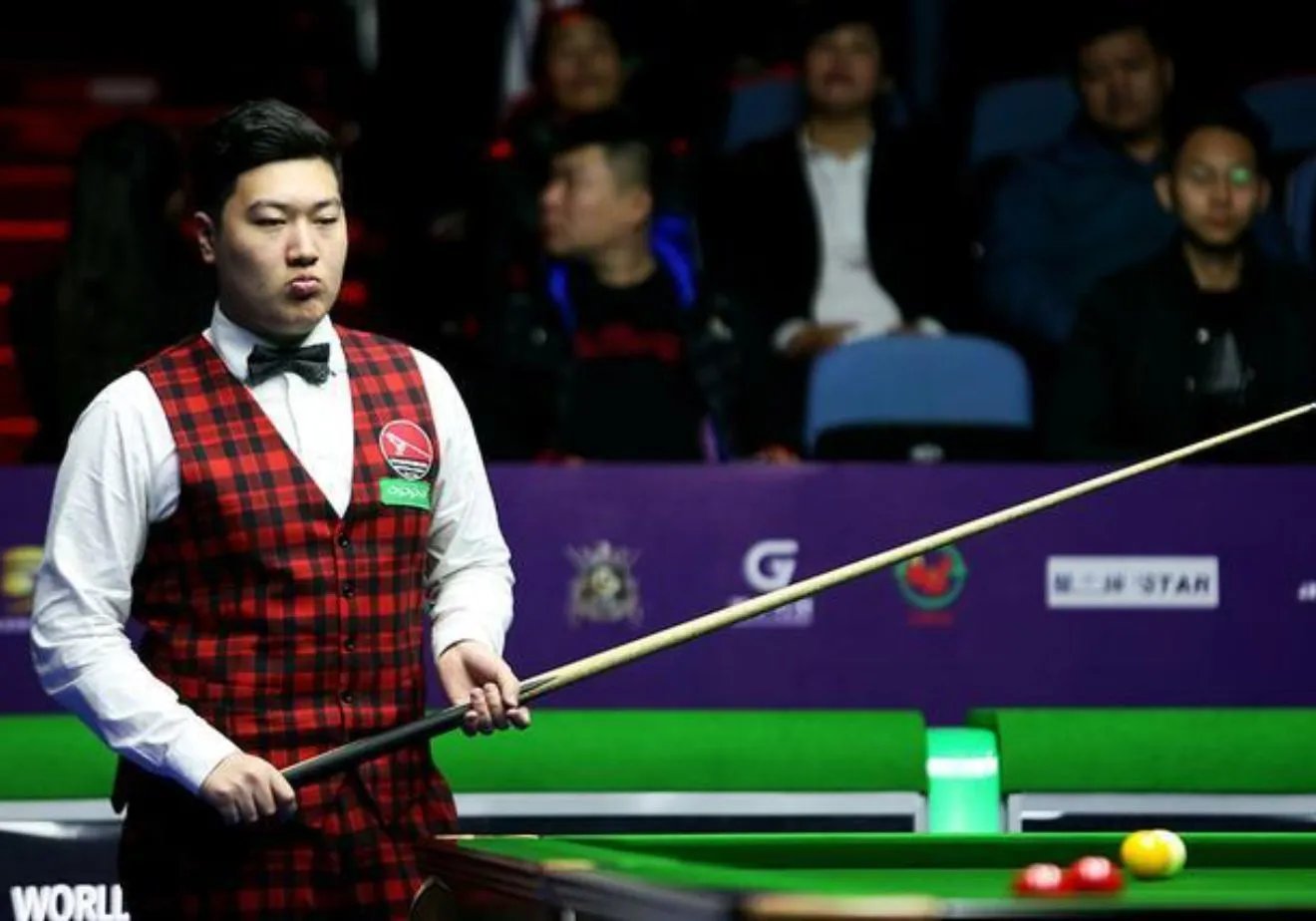 斯诺克中国00后冠军诞生，颜丙涛会是下一个丁俊晖吗？