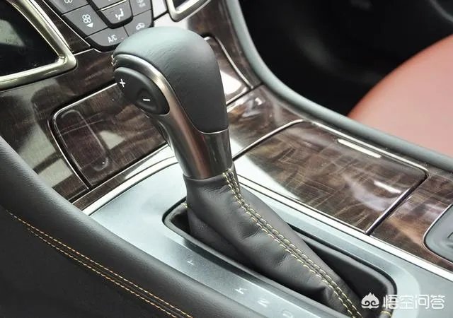 2013款的别克君越内饰,你认为放到如今属于什么档次?