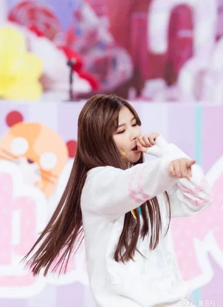 穆雅斓吴大伟分手，穆雅斓是怎么出名的？