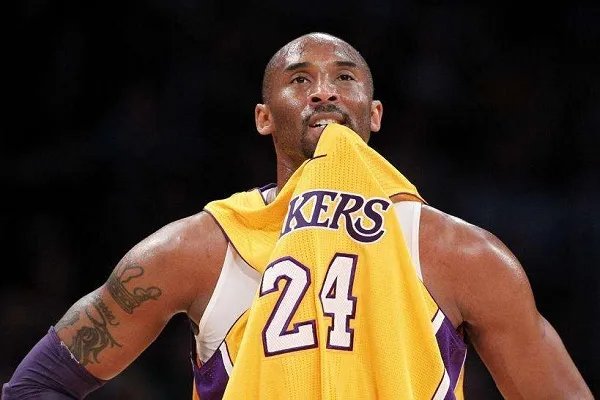 如果德里克罗斯不受伤，他会顶替科比在中国球迷心中的地位吗？