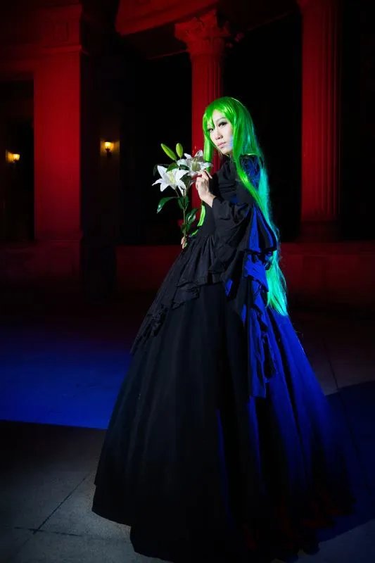 反叛的鲁路修和cc是什么关系?