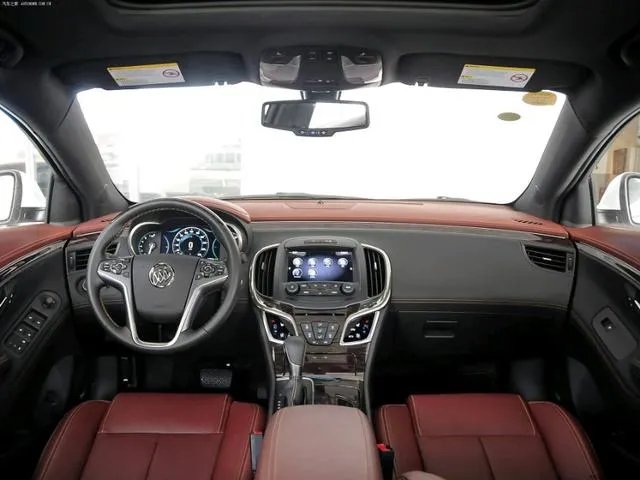 2013款的别克君越内饰,你认为放到如今属于什么档次?