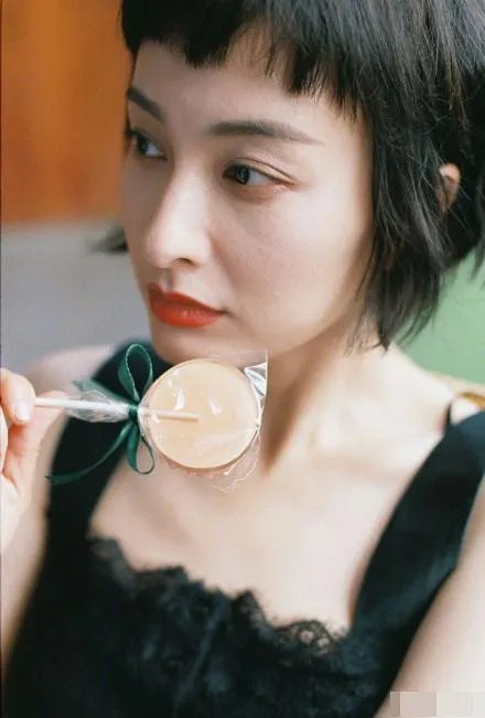 吴昕微博晒自拍并附文“拍出全智贤的感觉了吗”，你怎么看？