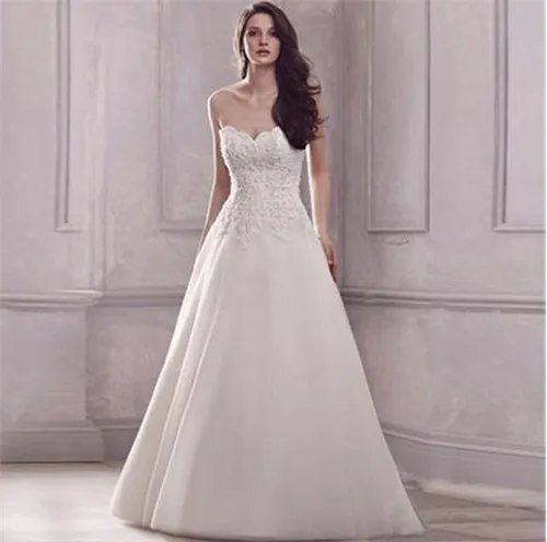 漂亮婚纱图片大全  今年最火的9款婚纱推荐