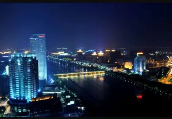 日近黄昏猜字谜,所以。