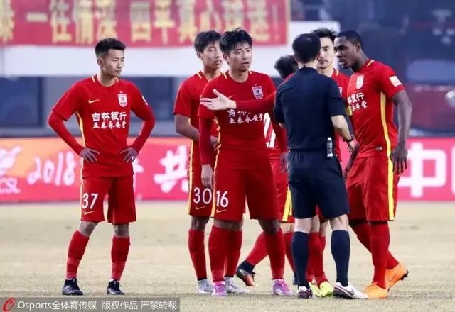 长春亚泰VS广州富力，比赛用时为什么达到了103分钟？