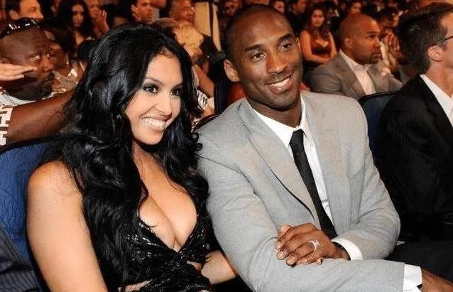 瓦妮莎有多美,瓦妮莎年轻时的照片