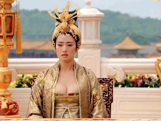 【图】巩俐胸围凸  大尺度身材诱人