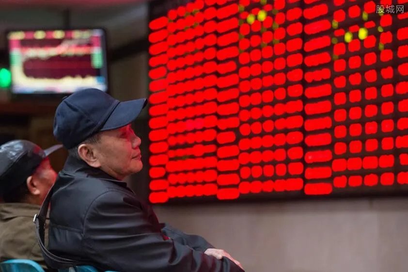 村妇炒股赚12万 股民炒股热情高