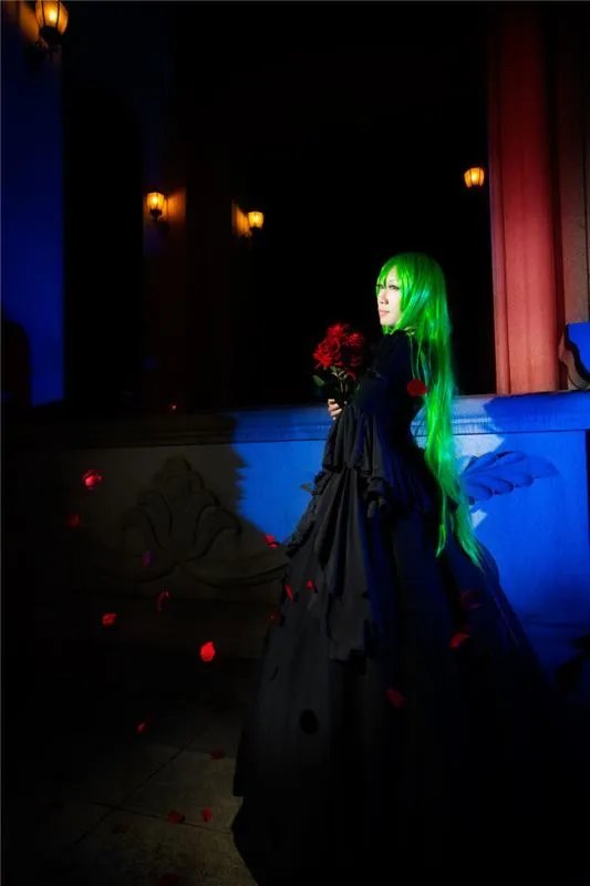 反叛的鲁路修和cc是什么关系?