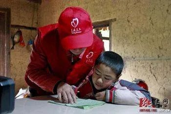 乐于助人的图片