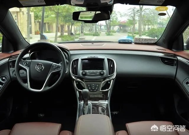 2013款的别克君越内饰，你认为放到如今属于什么档次？