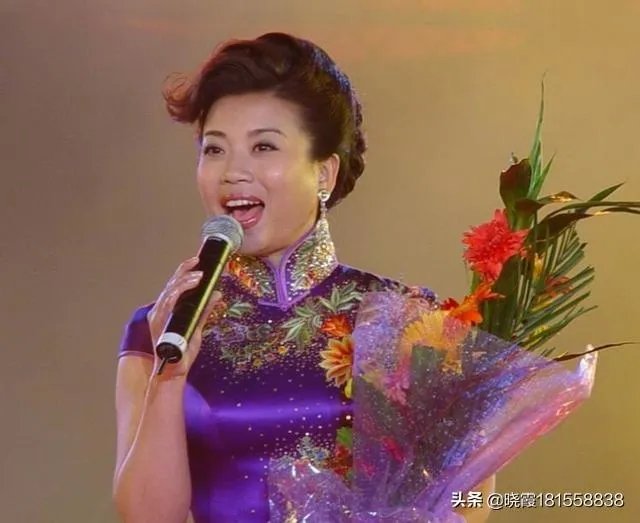 你们喜欢女歌唱家张也演唱的歌吗?为什么?