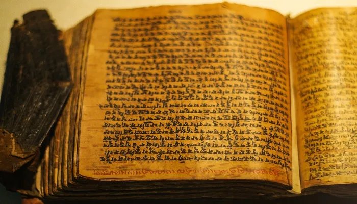 双手赞成打一成语