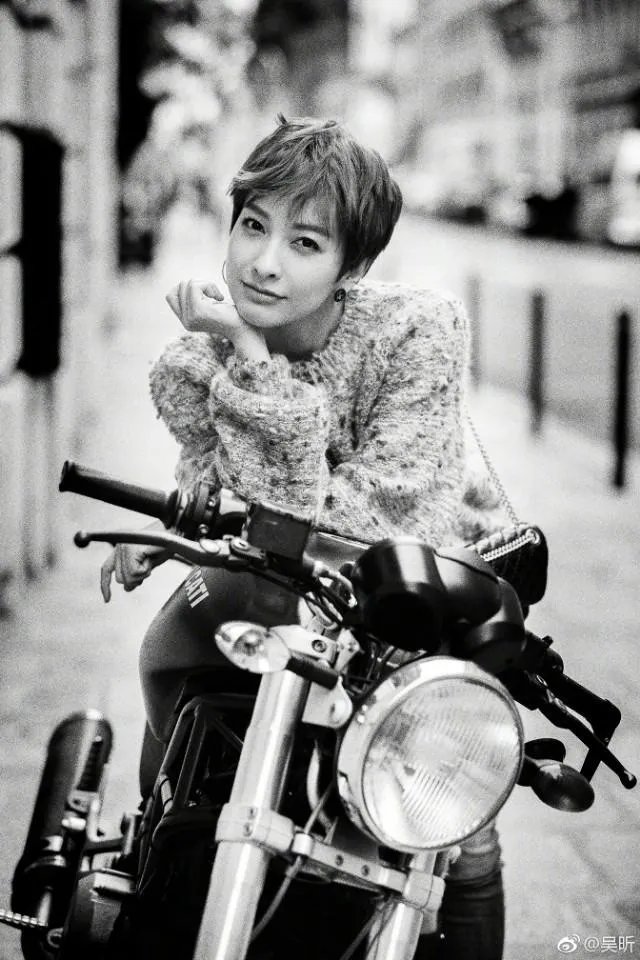 吴昕微博晒自拍并附文“拍出全智贤的感觉了吗”，你怎么看？