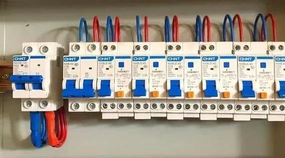 空气开关怎样接线