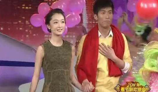 窦骁周冬雨合作过几次