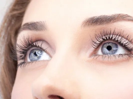 如何预防虹膜异色