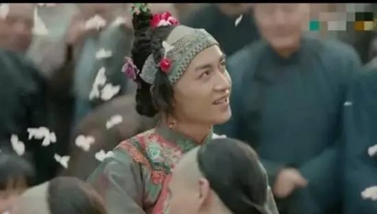 康卓文的结局如何？他和周莹在一起了吗？