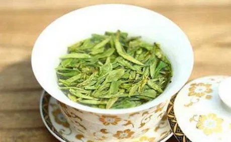 西湖龙井有什么历史故事？关于龙井的传说是什么？