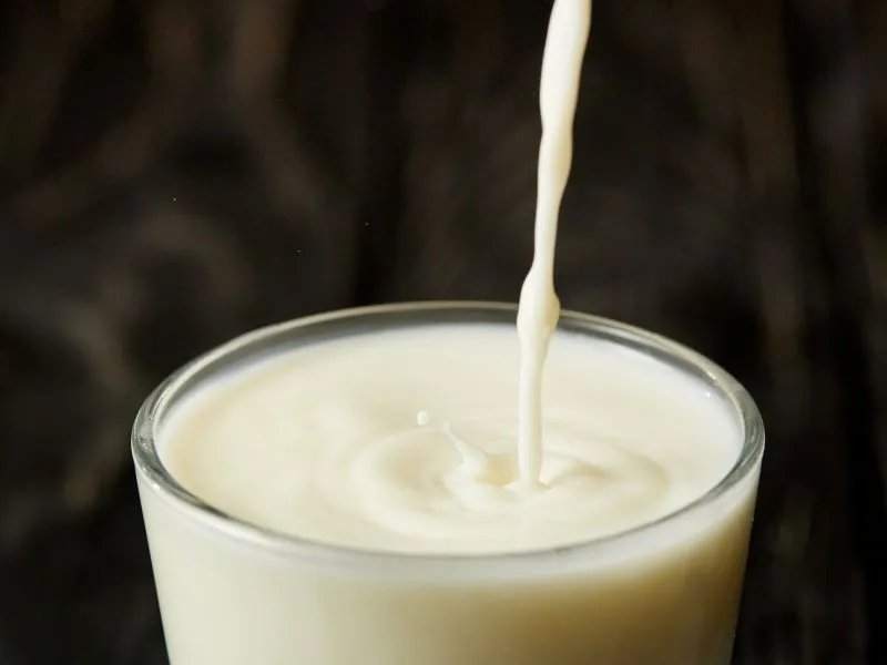 用纯牛奶洗脸好吗