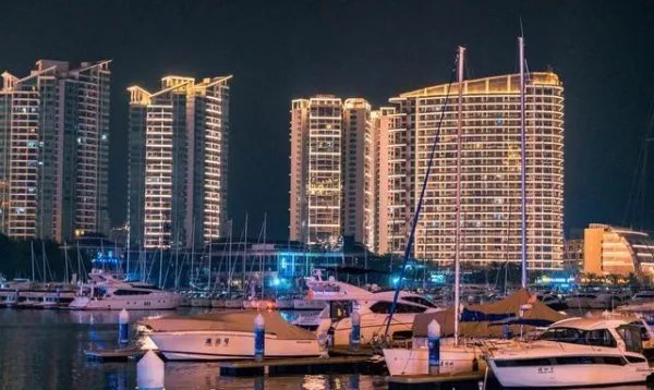 有惊鸿般的夜景,三亚海天盛筵港真的美女如云吗?