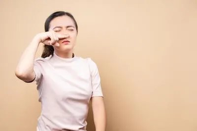 为什么鼻子两侧发红