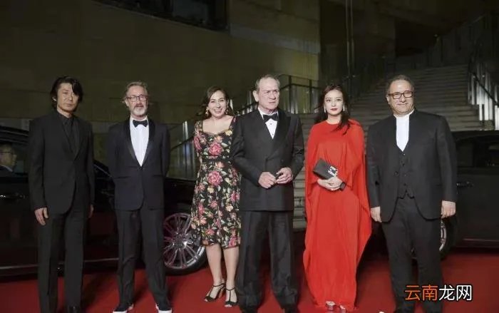 赵薇真实身高体重是多少，身高166cm的赵薇