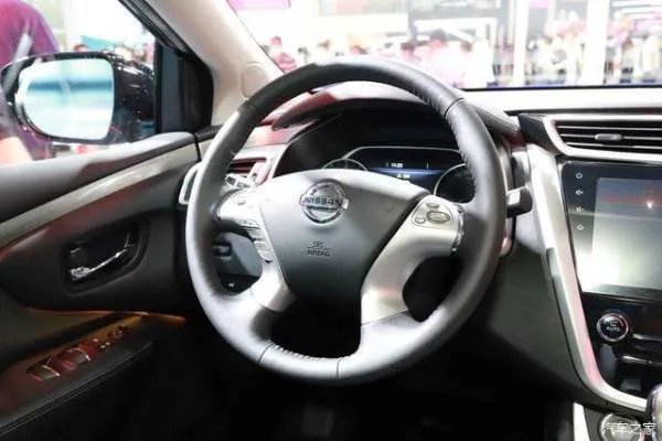 日产旗舰SUV买沙发送车 实拍2021款楼兰 最低只要20万