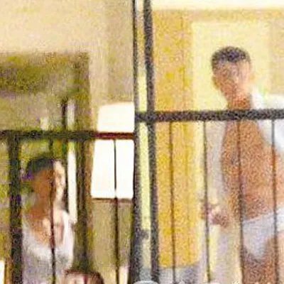 【图】李嘉欣与夫窗前激战照片流出   李嘉欣谦称没有防小三秘技