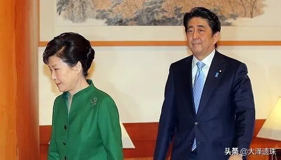 现在韩国倍受日本打压和制裁，这是文在寅的错，还是朴槿惠的错？