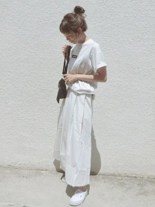 白色t恤怎么搭配 20款不重复白t恤穿搭