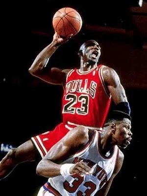 科比30000分用了1180场，那乔丹，张伯伦呢？