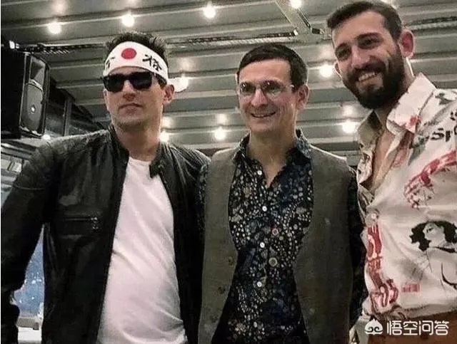 如何评价朱婷与人合影,一手遮住日本国旗?