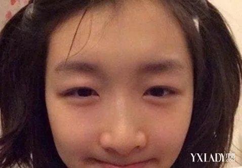 周冬雨素颜照周冬雨的出道经历