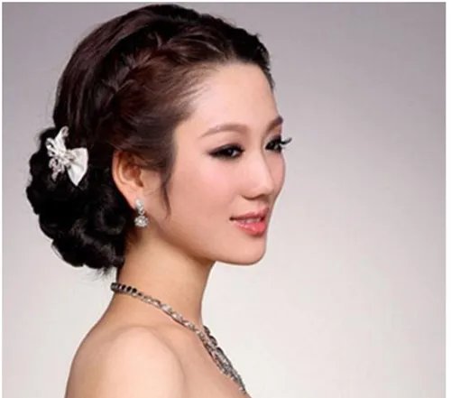 韩式新娘头怎么扎好看  2017韩式新娘发型推荐