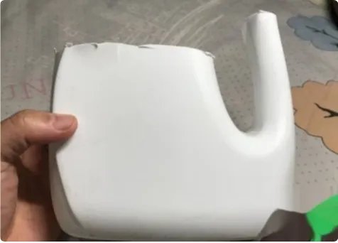 洗衣液瓶子做简易花盆制作方法图片大全