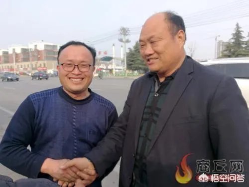 河北司机携妻儿登门感谢河南大叔称是他救了我的命，你怎么看？