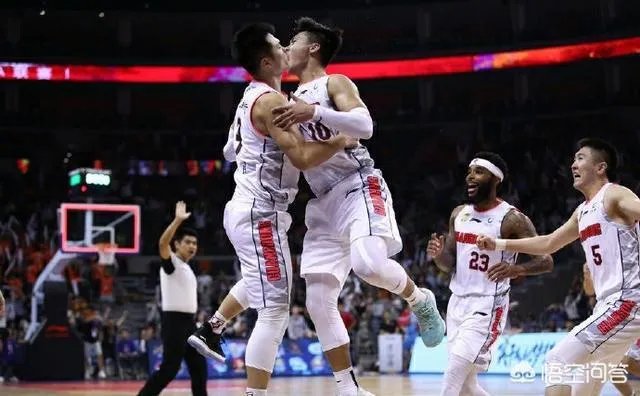 广东缺三主力仍胜新疆豪取七连胜,杜锋为啥在国家队不行,回广东队执教就大发神威?