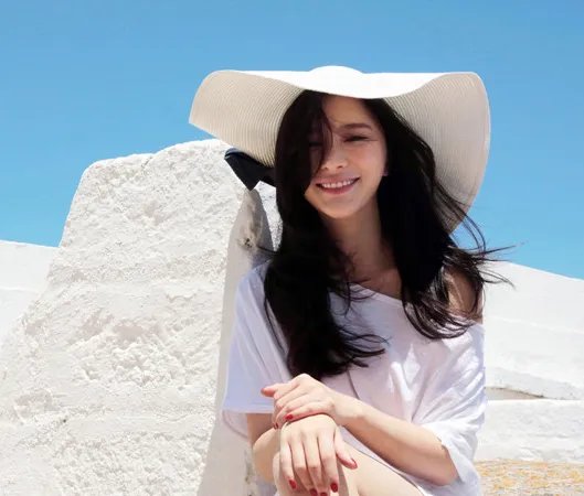 熊乃瑾承认整容 样貌差距大男友不介意其整容