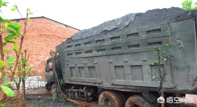 河北司机携妻儿登门感谢河南大叔称是他救了我的命，你怎么看？