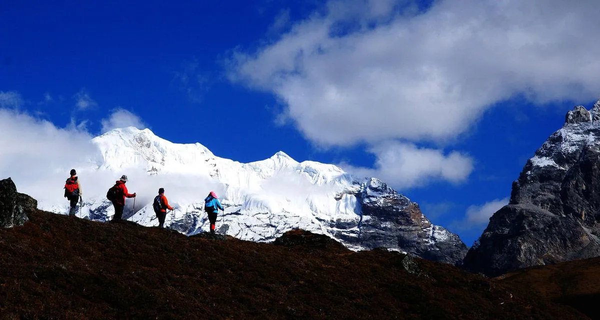 福建驴友越未开发海岸线1死1伤,为何网友评论“两极分化”?