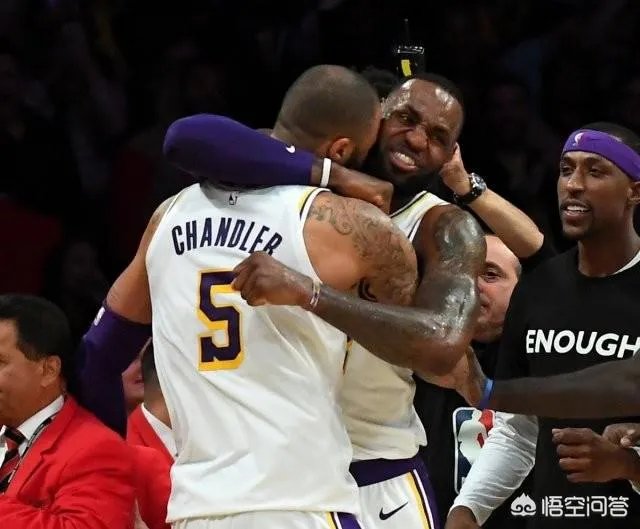 詹姆斯26+7+4,“拳王”盖帽绝杀老鹰,怎么评价这场比赛?